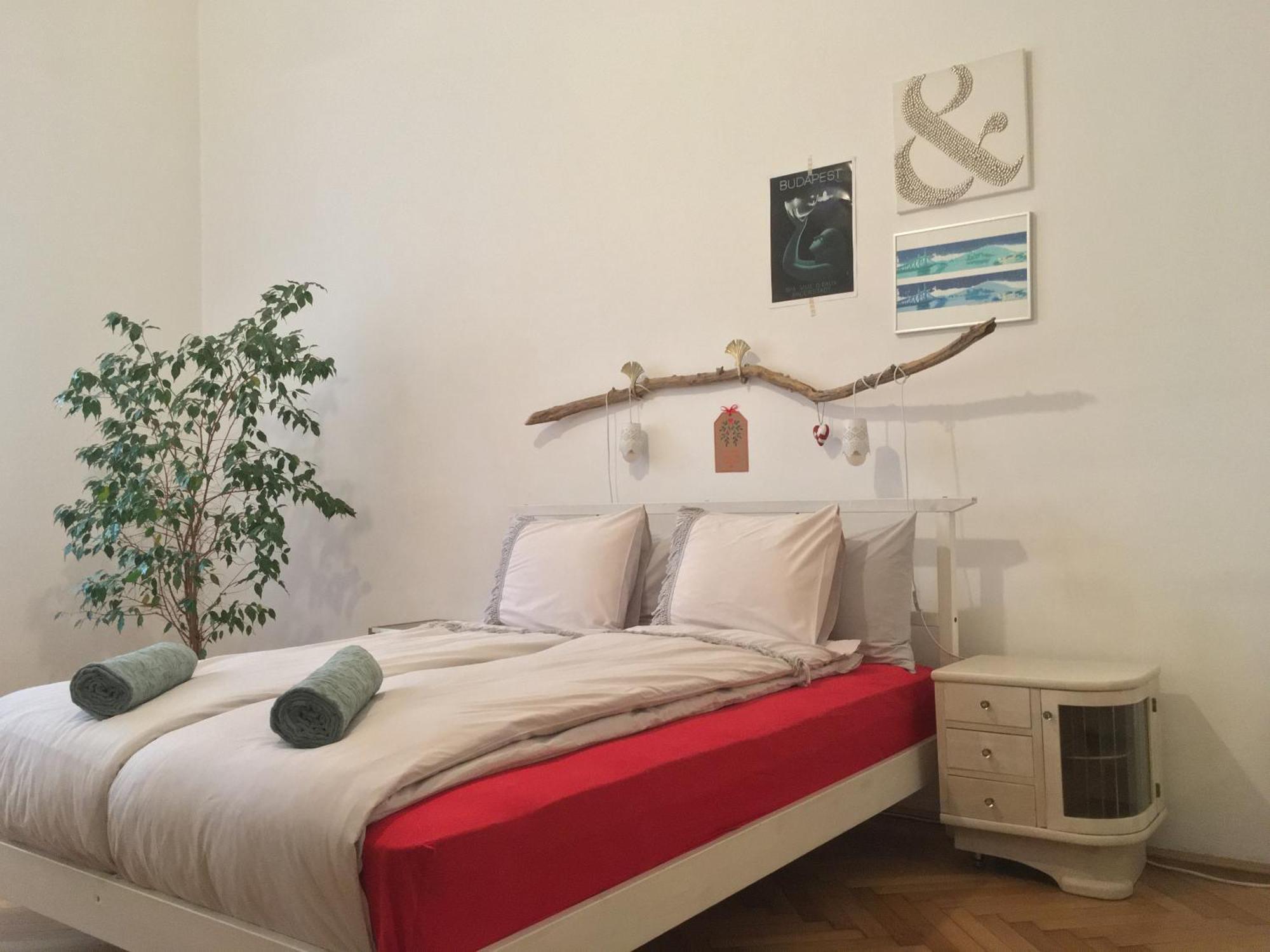 Gaia Astoria Hostel *