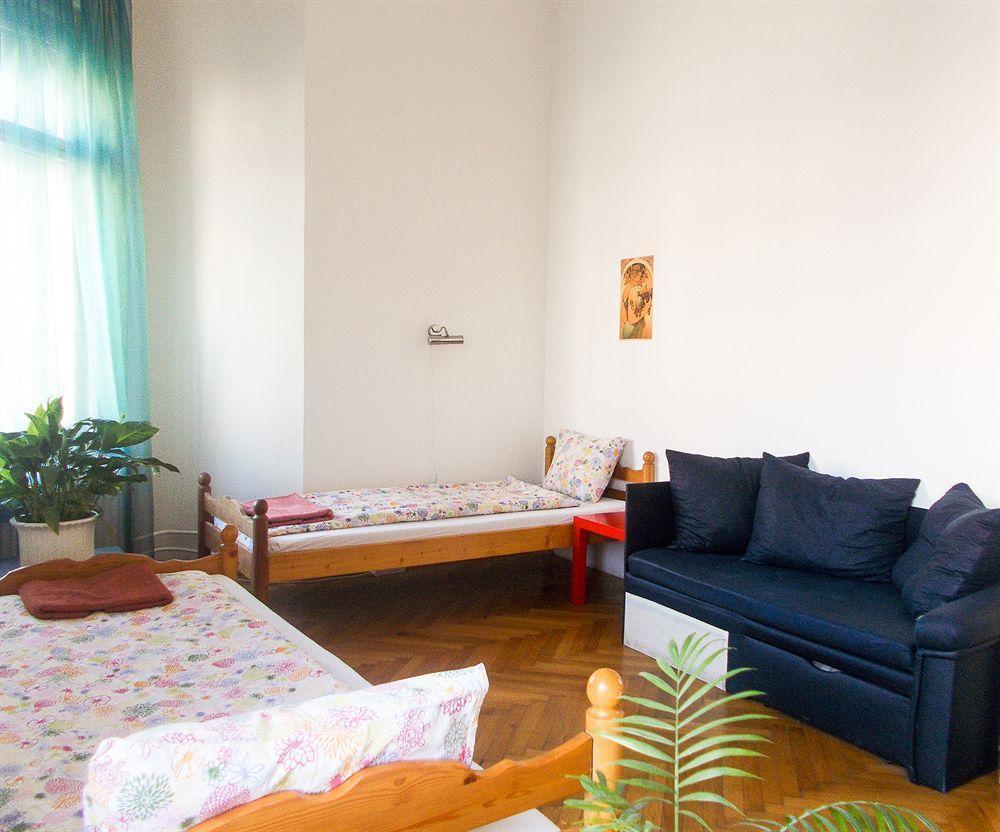 Gaia Astoria Hostel *